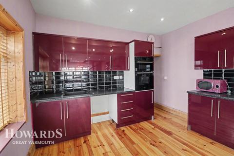 3 bedroom end of terrace house for sale, Northgate Street, Great Yarmouth