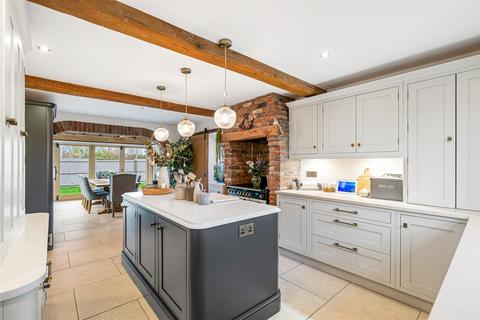 3 bedroom detached house for sale, Enfield Court, Harby, Newark