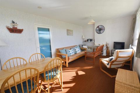 2 bedroom chalet for sale, Links Road, Mundesley,