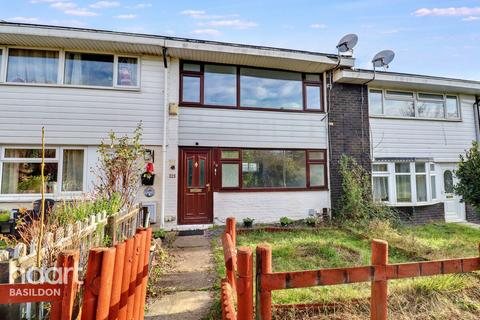 3 bedroom terraced house for sale, Markhams Chase, Basildon