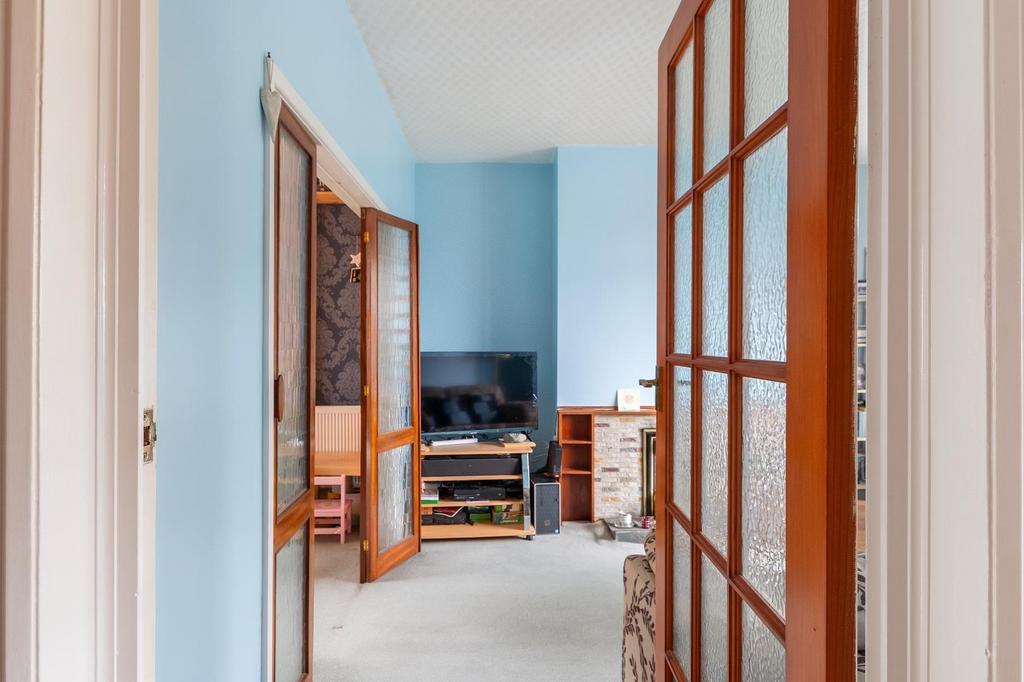 1 F7 A0 HD - Living Room C.jpg