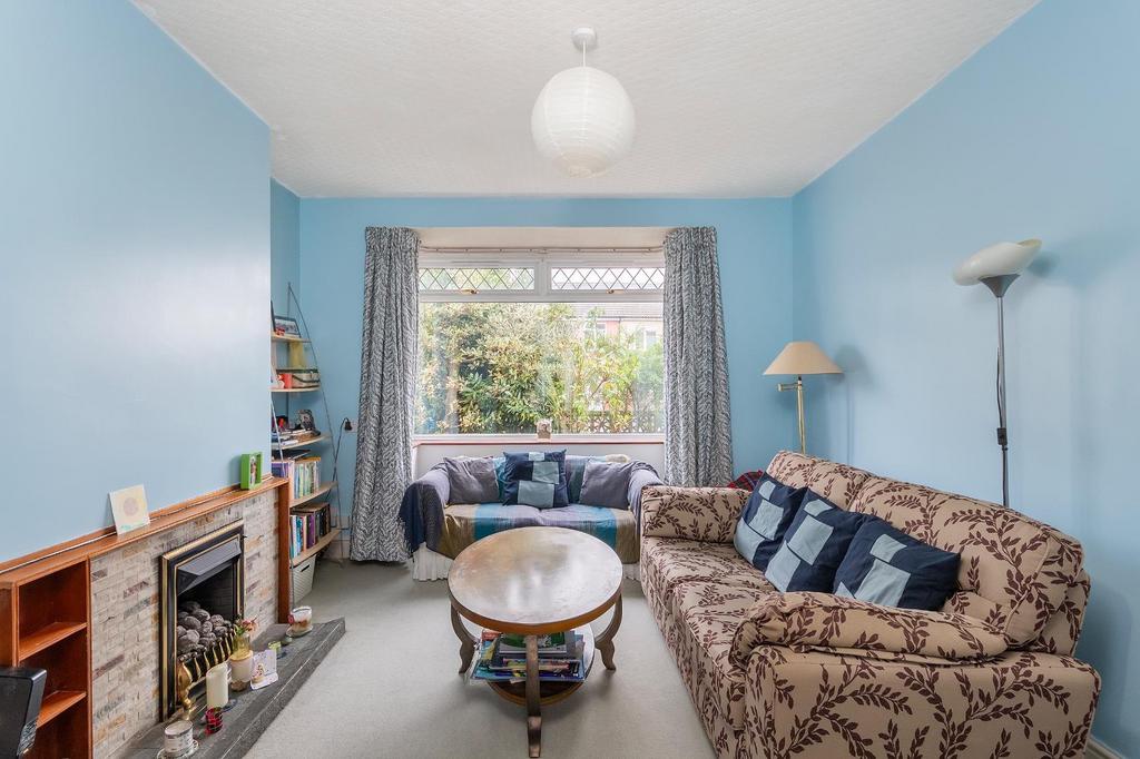 1 F7 A0 HD - Living Room E.jpg