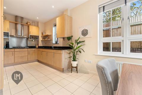 3 bedroom house for sale, Arcadian Place, London