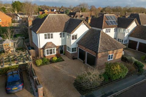 5 bedroom detached house for sale, Greenford Close, Royston SG8