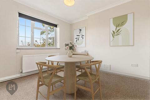 3 bedroom flat for sale, Merton Road, London