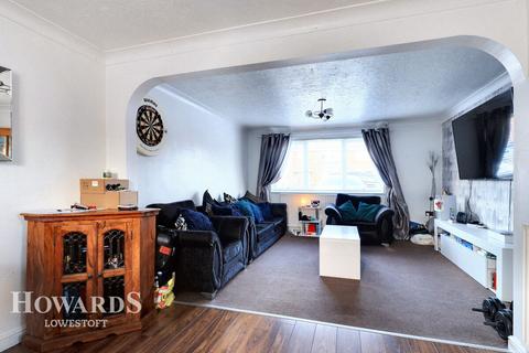 3 bedroom end of terrace house for sale, Normandy Road, Lowestoft
