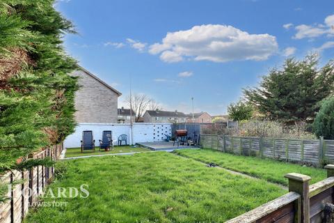 3 bedroom end of terrace house for sale, Normandy Road, Lowestoft