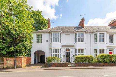 5 bedroom end of terrace house for sale, Abbey End, Kenilworth
