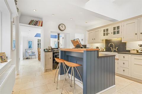 5 bedroom end of terrace house for sale, Abbey End, Kenilworth