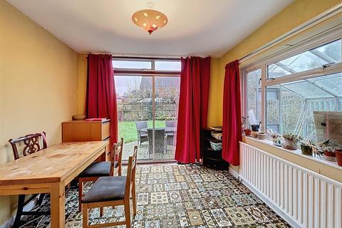 4 bedroom detached house for sale, Queens Close, Kenilworth