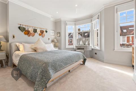 5 bedroom terraced house for sale, Elborough Street, London