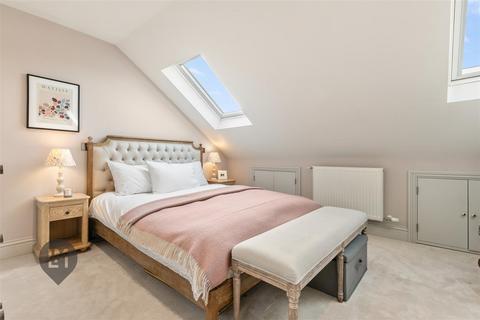 5 bedroom terraced house for sale, Elborough Street, London