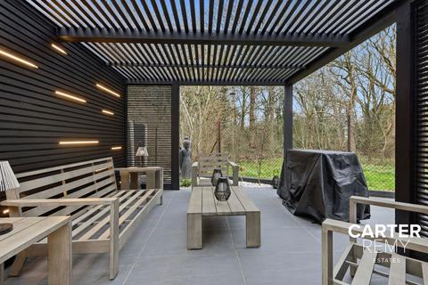 undefined, Hazel Close, Noak Bridge, SS15