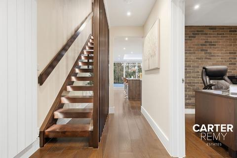 undefined, Hazel Close, Noak Bridge, SS15