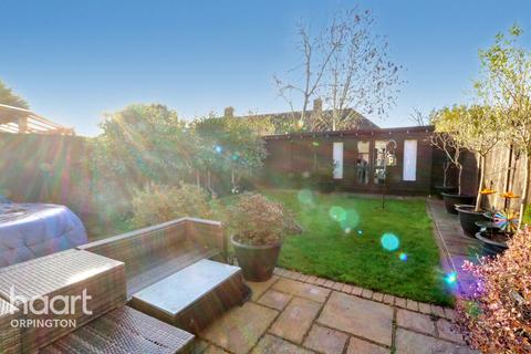 3 bedroom terraced house for sale, The Course, LONDON