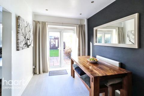 3 bedroom terraced house for sale, The Course, LONDON