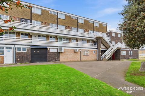 undefined, Peartree Close, South Ockendon RM15