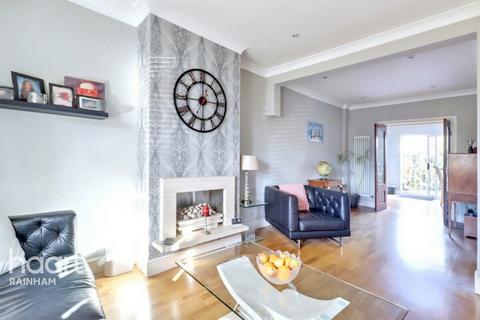 3 bedroom end of terrace house for sale, Dagenham Road, Rainham, RM13 7TA