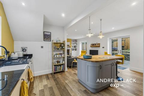 4 bedroom semi-detached house for sale, Beresford Lane, Alfreton DE55