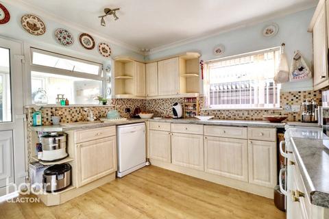 2 bedroom detached bungalow for sale, Tudor Green, Clacton-On-Sea
