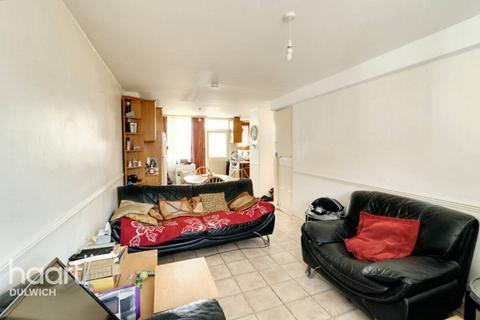 3 bedroom flat for sale, Carlton Grove, London