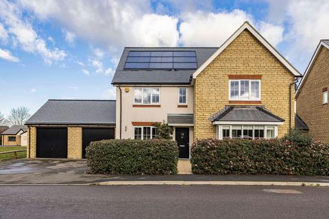 5 bedroom detached house for sale, Mirabelle Road, Bishops Cleeve, Cheltenham, GL52 8FS