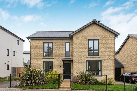 5 bedroom detached house for sale, Clover Drive, Cheltenham, GL52 3JR