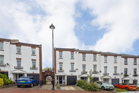 3 bedroom end of terrace house to rent - Dobson Crescent, St. Peters Basin, Newcastle upon Tyne
