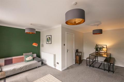 3 bedroom end of terrace house to rent, Dobson Crescent, St. Peters Basin, Newcastle upon Tyne