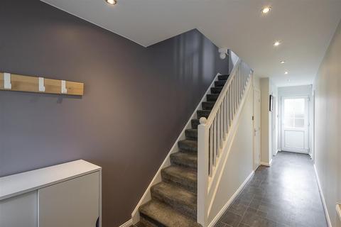 3 bedroom end of terrace house to rent, Dobson Crescent, St. Peters Basin, Newcastle upon Tyne