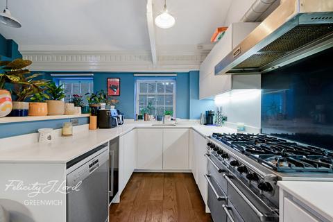 2 bedroom terraced house for sale, Devonshire Drive, London SE10