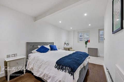 2 bedroom terraced house for sale, Devonshire Drive, London SE10