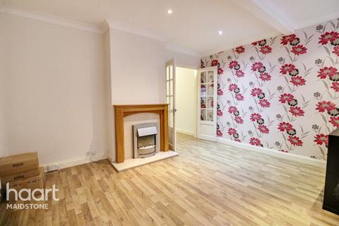 3 bedroom semi-detached house for sale, Kent Avenue, Maidstone