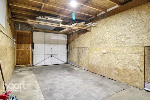 3 bedroom semi-detached house for sale, Kent Avenue, Maidstone