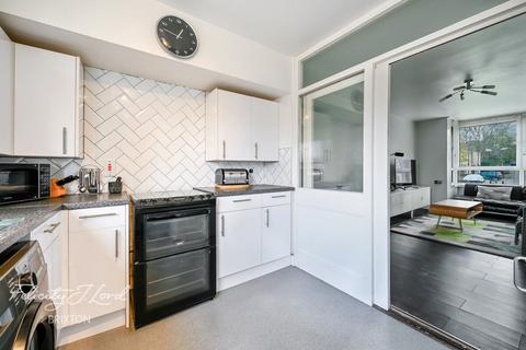 1 bedroom apartment for sale, Grove Lane, LONDON SE5
