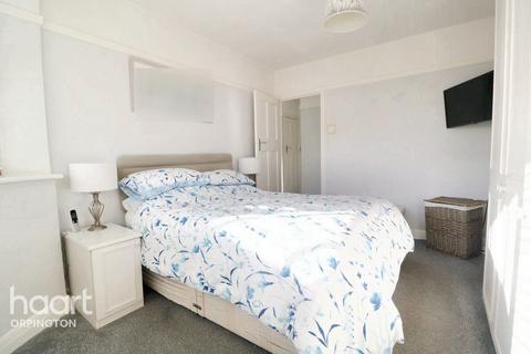3 bedroom semi-detached house for sale, North Drive, Orpington