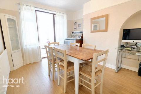 3 bedroom semi-detached house for sale, North Drive, Orpington