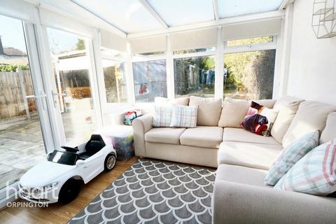 3 bedroom semi-detached house for sale, North Drive, Orpington