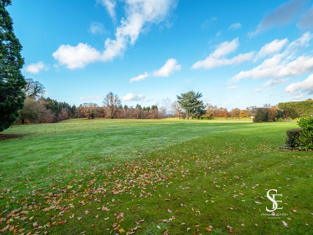 9 Acres of Grounds