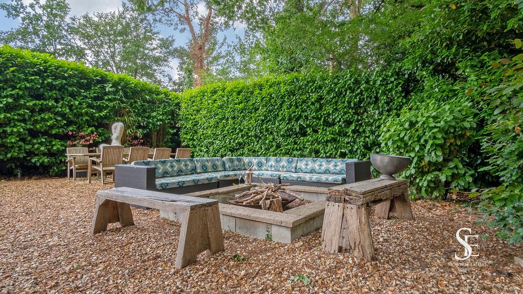 Rear Garden Firepit