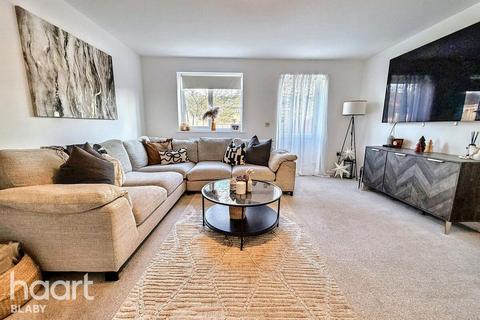 3 bedroom end of terrace house for sale, Wells Close, Leicester