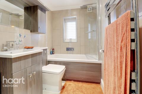2 bedroom semi-detached house for sale, King Henrys Drive, Croydon