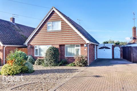 3 bedroom detached house for sale, Richmond Drive, Clacton-On-Sea