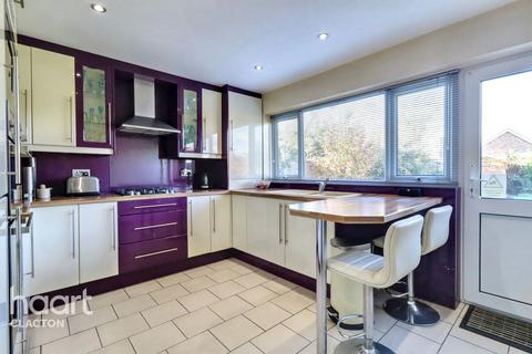 3 bedroom detached house for sale, Richmond Drive, Clacton-On-Sea
