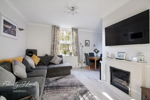 3 bedroom flat for sale, St Katharines Way, London E1