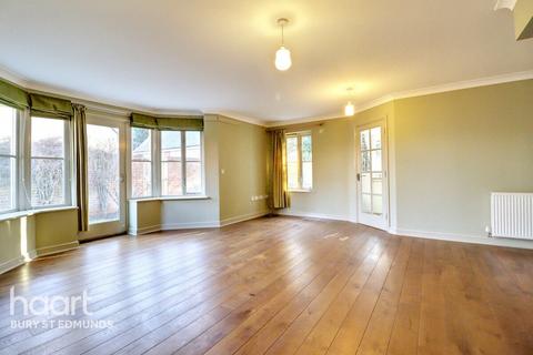 undefined, Cherry Tree Close, BURY ST EDMUNDS