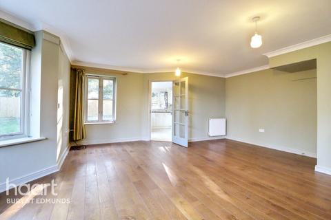 undefined, Cherry Tree Close, BURY ST EDMUNDS