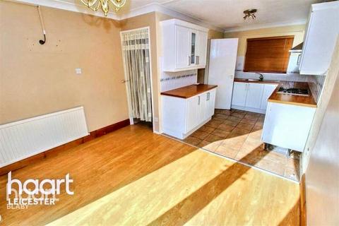 3 bedroom end of terrace house for sale, Henray Avenue, Leicester