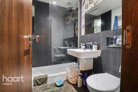 3 bedroom townhouse for sale - Saxton Close, Grays