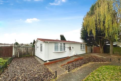 Detached bungalow - Lincoln Green, Wolverhampton WV10